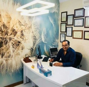 دکتر غلامرضا دانش طلب متخصص جراحی عمومی